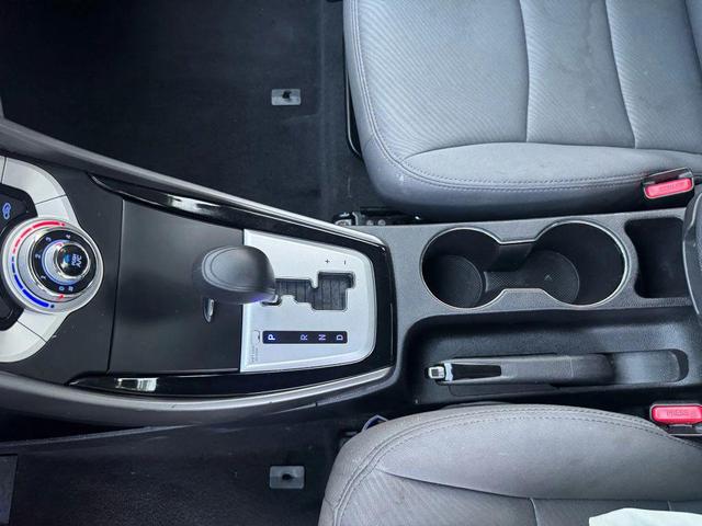 Photo of 2012 Silver Hyundai ELANTRA