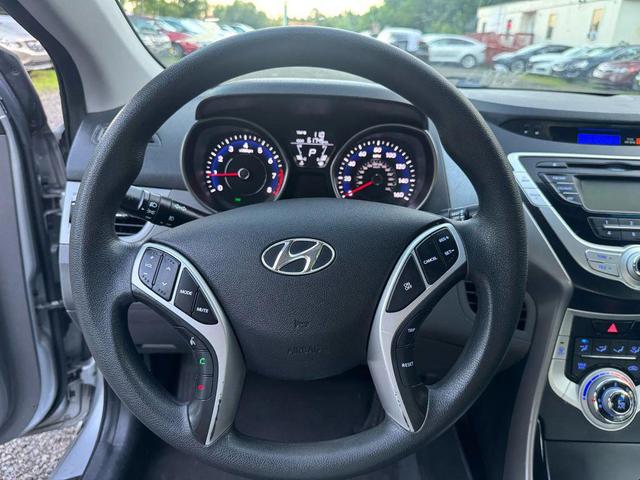 Photo of 2012 Silver Hyundai ELANTRA