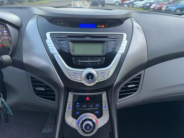 Photo of 2012 Silver Hyundai ELANTRA