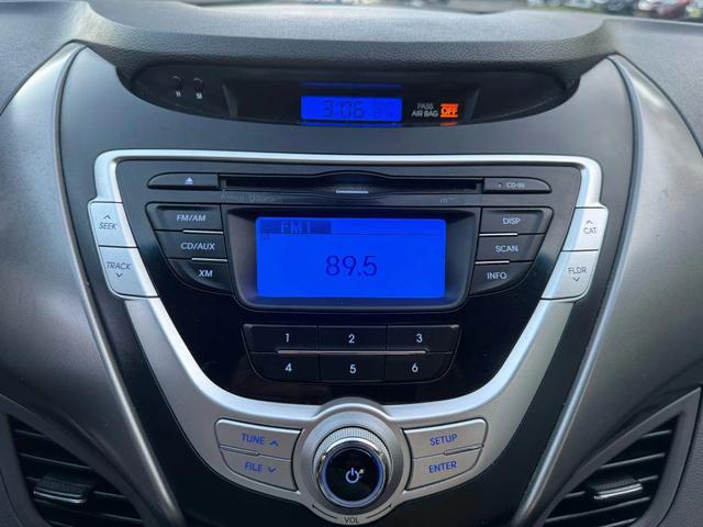 Photo of 2012 Silver Hyundai ELANTRA