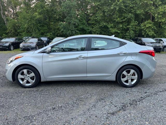 Photo of 2012 Silver Hyundai ELANTRA