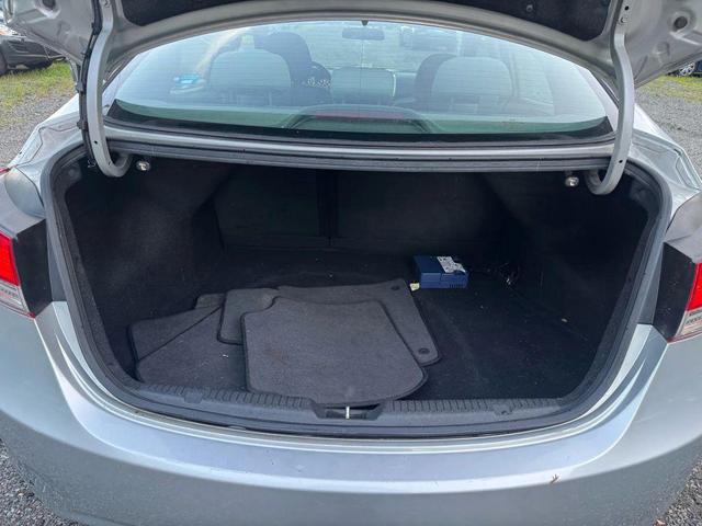 Photo of 2012 Silver Hyundai ELANTRA