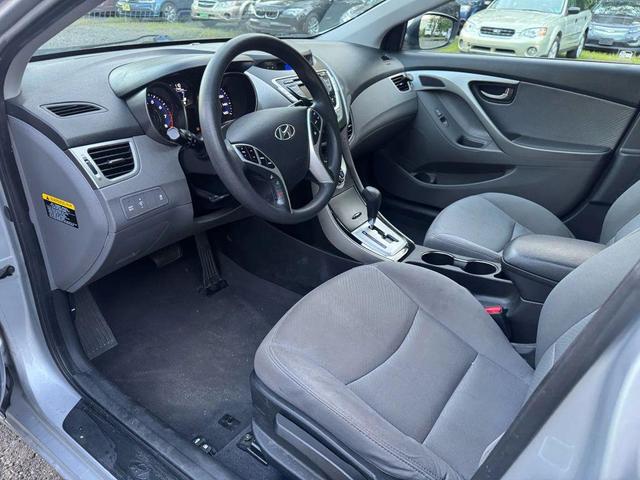 Photo of 2012 Silver Hyundai ELANTRA
