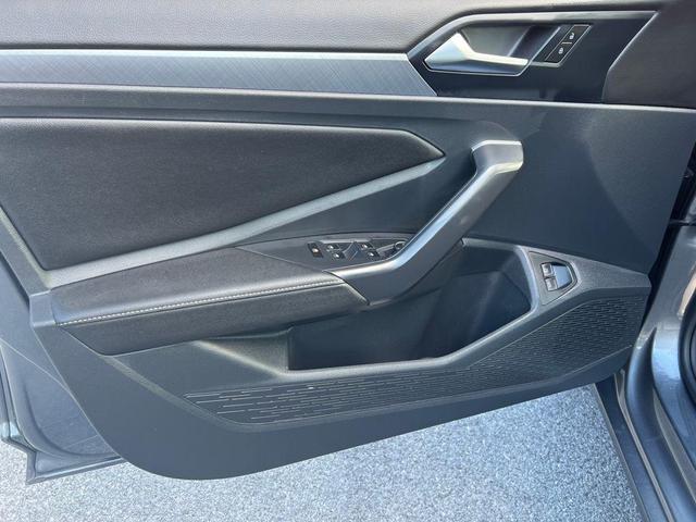 Photo of 2024 Platinum Gray Metallic Volkswagen Jetta