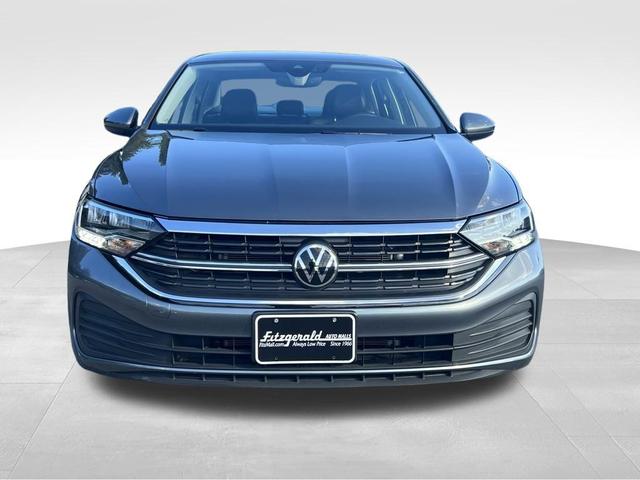 Photo of 2024 Platinum Gray Metallic Volkswagen Jetta