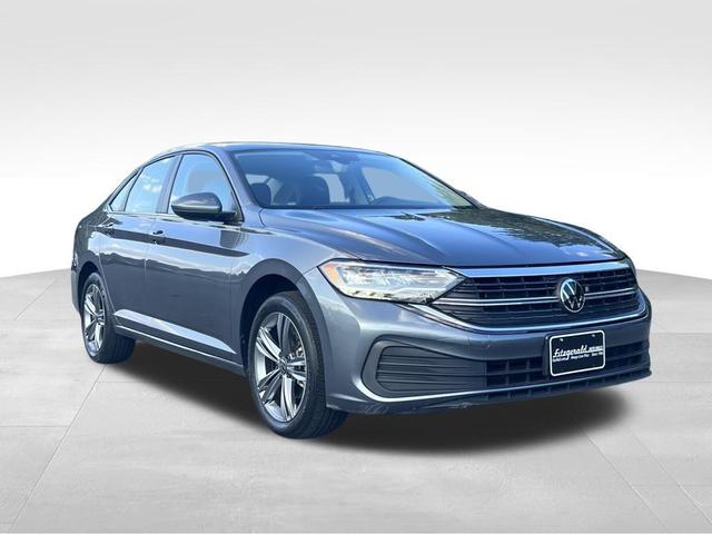 Photo of 2024 Platinum Gray Metallic Volkswagen Jetta