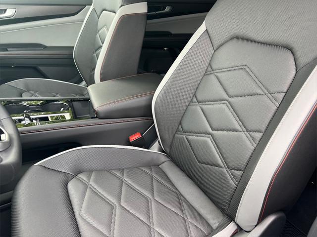 Photo of 2025 Titainium Volkswagen Atlas