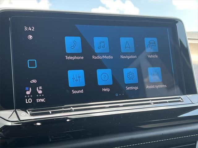 Photo of 2024 Deep Black Pearl Volkswagen Atlas