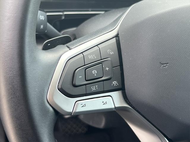 Photo of 2024 Deep Black Pearl Volkswagen Atlas
