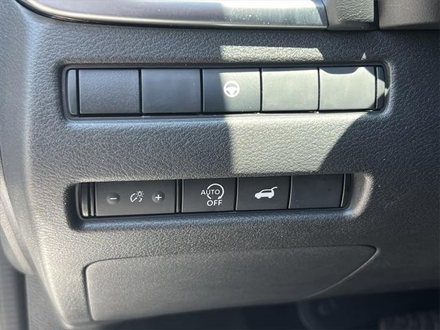 Photo of 2025 Brilliant Silver Metallic Nissan Rogue