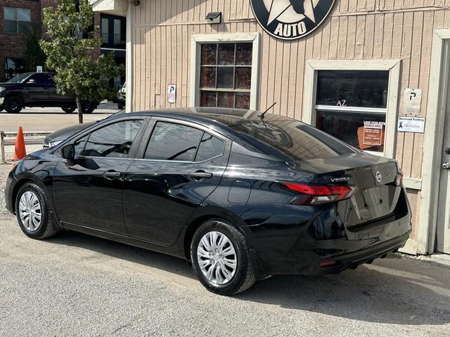 Photo of 2020 Super Black Nissan Versa