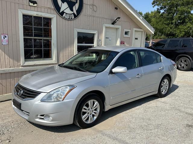 Photo of 2012 Brilliant Silver Metallic Nissan Altima