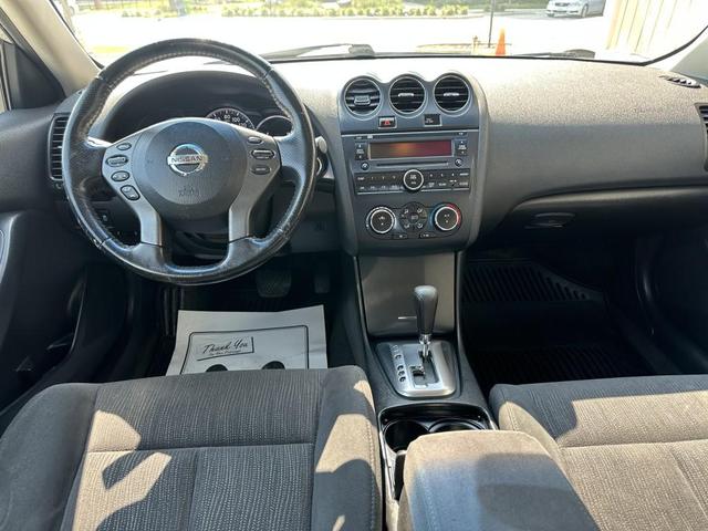 Photo of 2012 Brilliant Silver Metallic Nissan Altima