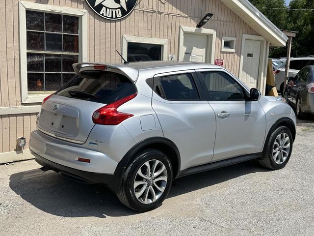 Photo of 2013 Brilliant Silver Nissan Juke