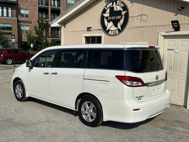 Photo of 2015 White Pearl Nissan Quest