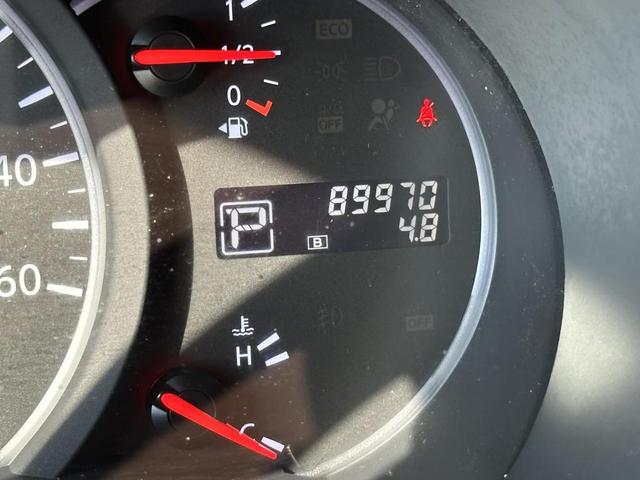 Photo of 2015 White Pearl Nissan Quest