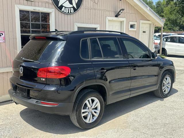 Photo of 2017 Deep Black Pearl Volkswagen Tiguan