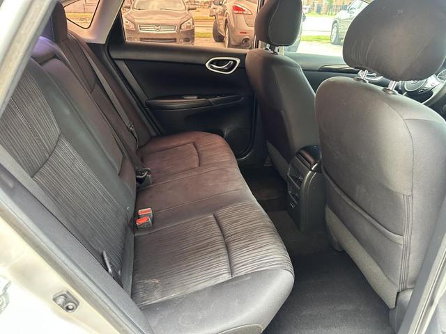 Photo of 2017 Silver Nissan Sentra