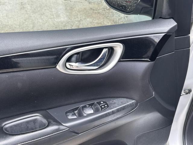 Photo of 2017 Silver Nissan Sentra