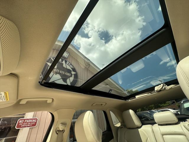 Photo of 2015 Karat Gold Metallic Lincoln MKC