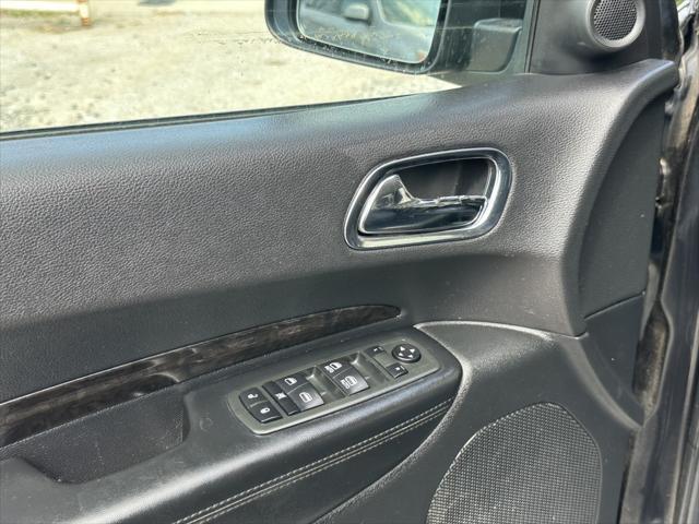 Photo of 2013 Brilliant Black Crystal Pearlcoat Dodge Durango