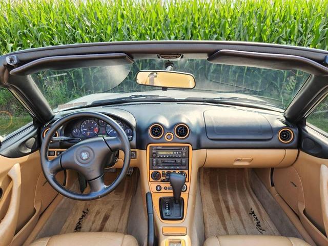 Photo of 1999 Silver Mazda MX-5 Miata