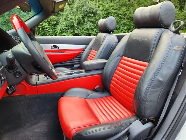 Photo of 2002 White Ford Thunderbird