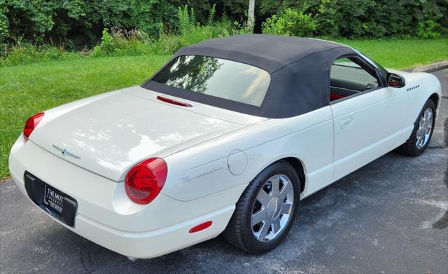 Photo of 2002 White Ford Thunderbird