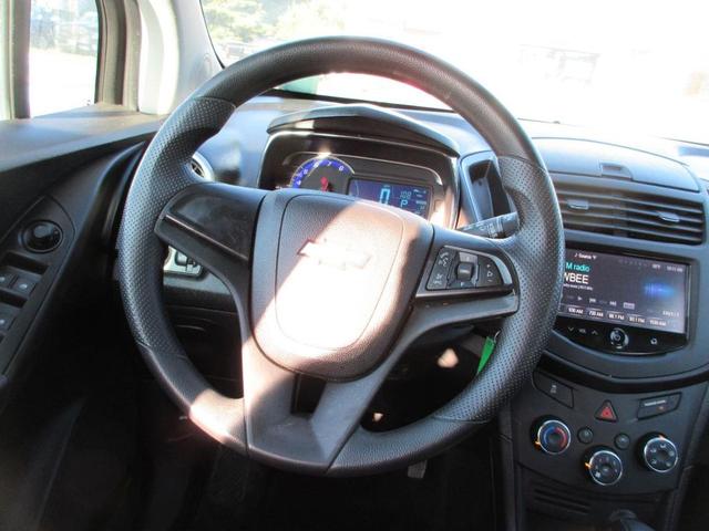 Photo of 2016 Silver Ice Metallic Chevrolet Trax