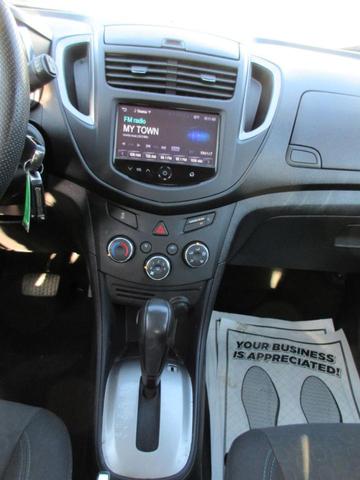 Photo of 2016 Silver Ice Metallic Chevrolet Trax