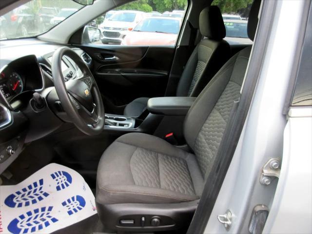 Photo of 2018 Silver Ice Metallic Chevrolet Equinox