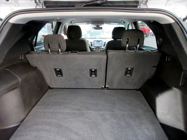 Photo of 2018 Silver Ice Metallic Chevrolet Equinox