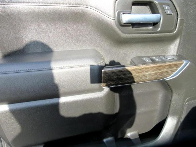 Photo of 2021 Black Chevrolet Silverado 1500