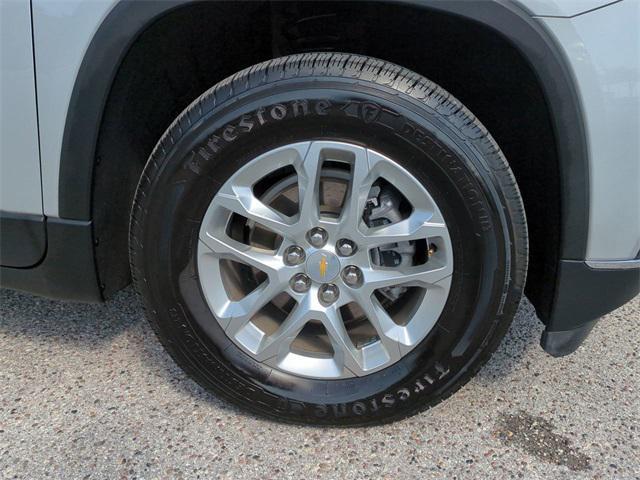 Photo of 2021 Silver Ice Metallic Chevrolet Traverse
