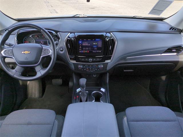 Photo of 2021 Silver Ice Metallic Chevrolet Traverse