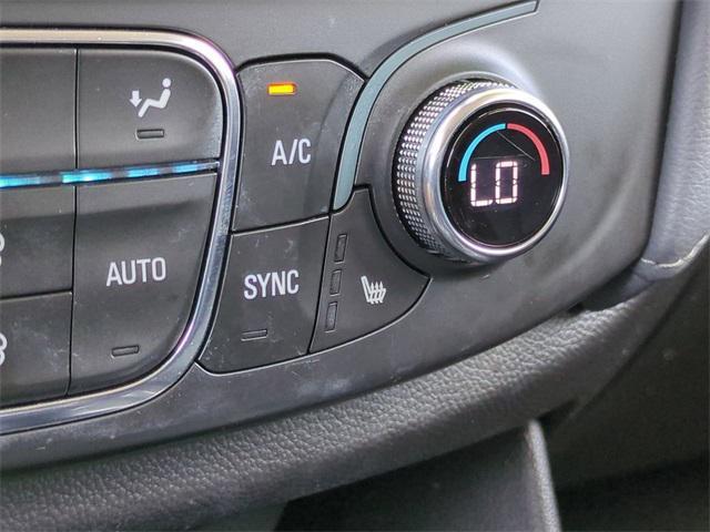 Photo of 2021 Silver Ice Metallic Chevrolet Traverse