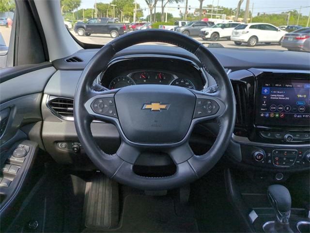 Photo of 2021 Silver Ice Metallic Chevrolet Traverse