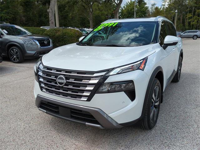 Photo of 2024 Everest White Pearl Nissan Rogue