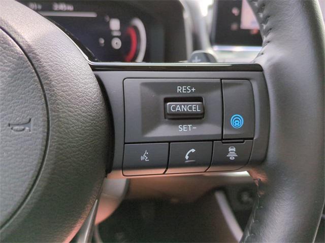 Photo of 2024 Everest White Pearl Nissan Rogue