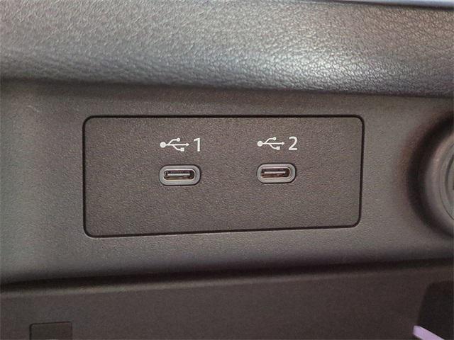 Photo of 2024 Everest White Pearl Nissan Rogue