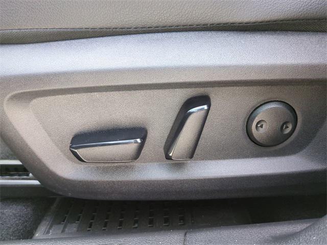 Photo of 2024 Everest White Pearl Nissan Rogue