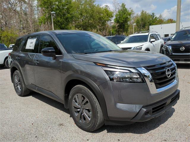 Photo of 2025 Gun Metallic Nissan Pathfinder