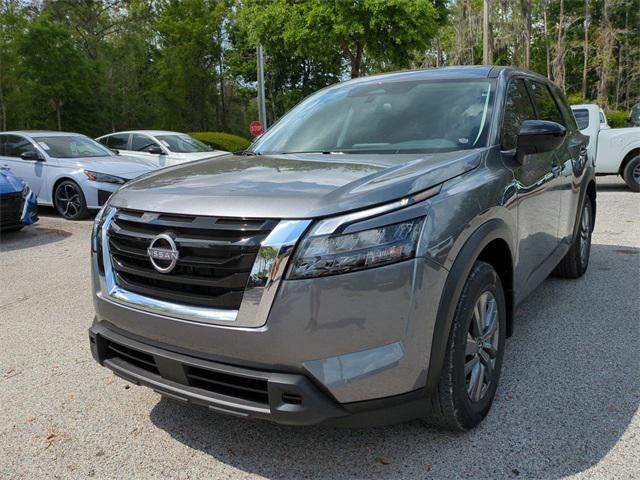 Photo of 2025 Gun Metallic Nissan Pathfinder