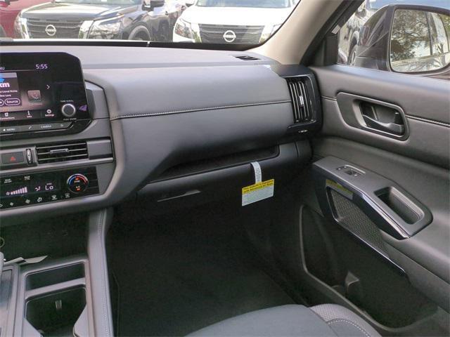Photo of 2025 Gun Metallic Nissan Pathfinder