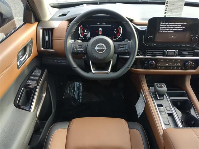 Photo of 2025 Boulder Gray Pearl Nissan Pathfinder