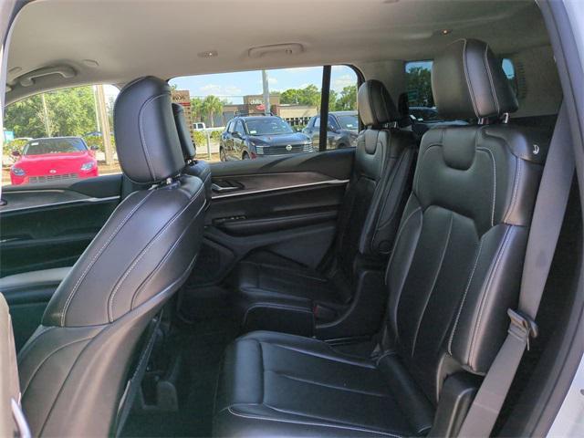 Photo of 2023 Bright White Clearcoat Jeep Grand Cherokee L