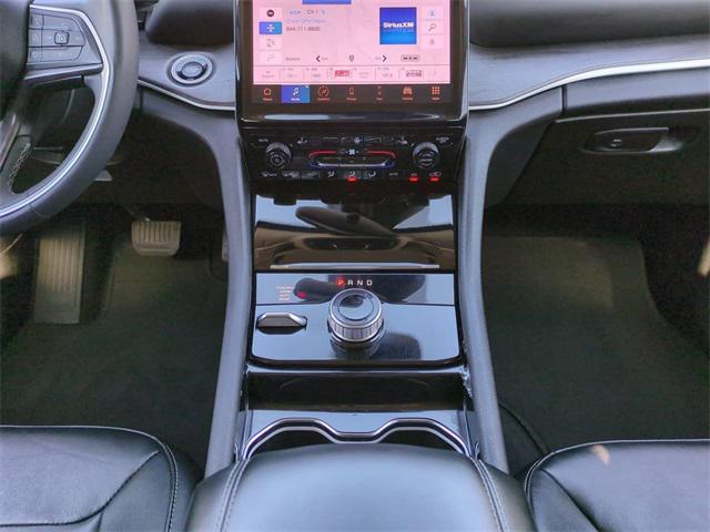 Photo of 2023 Bright White Clearcoat Jeep Grand Cherokee L