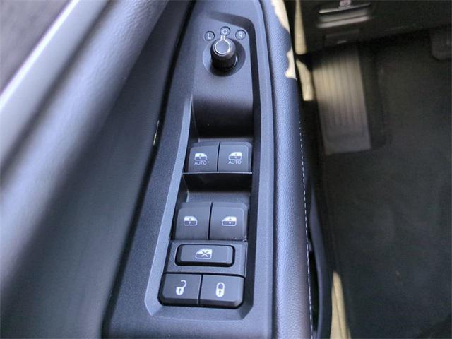 Photo of 2023 Bright White Clearcoat Jeep Grand Cherokee L