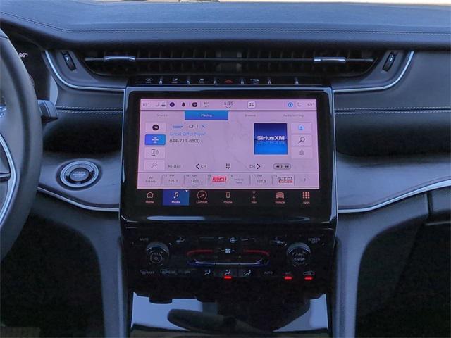 Photo of 2023 Bright White Clearcoat Jeep Grand Cherokee L