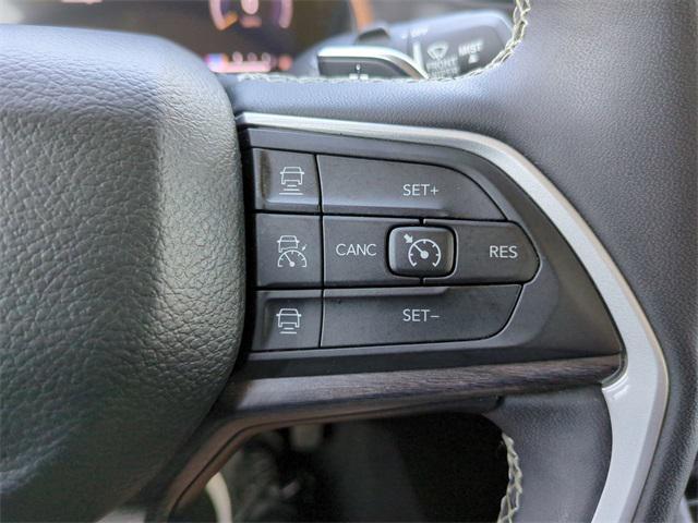 Photo of 2023 Bright White Clearcoat Jeep Grand Cherokee L